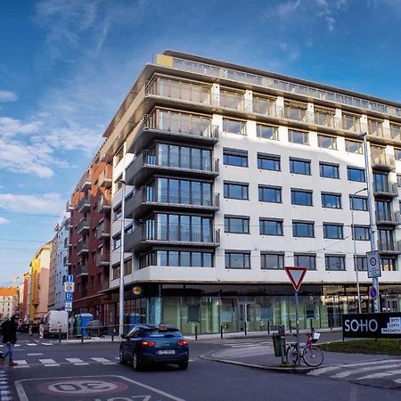 Tran Chien Apartment With Free Private Parking Prague Exterior photo