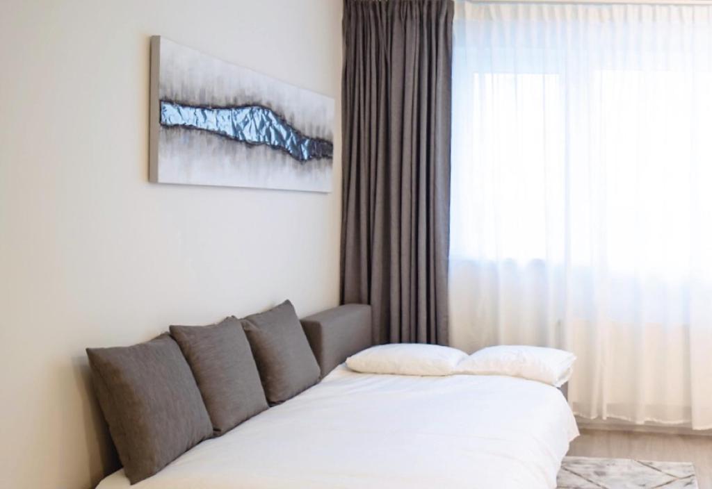 Tran Chien Apartment With Free Private Parking Prague Exterior photo