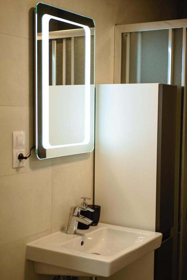 Tran Chien Apartment With Free Private Parking Prague Exterior photo