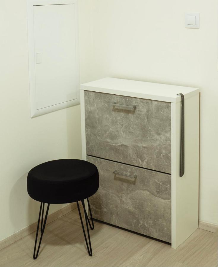 Tran Chien Apartment With Free Private Parking Prague Exterior photo